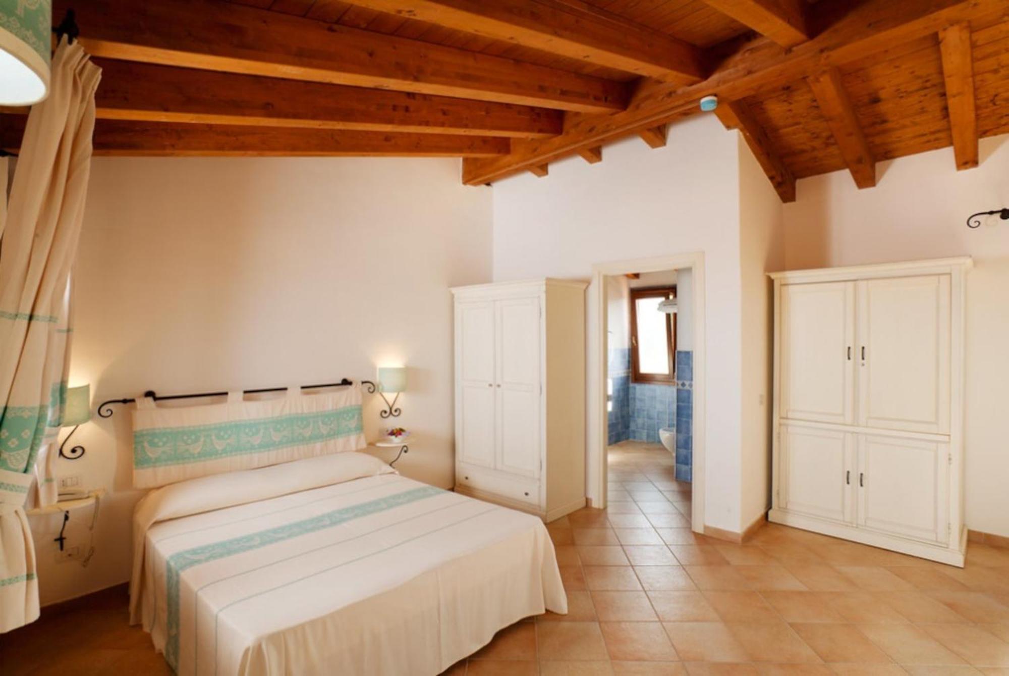 Residence Baia Dei Mirti Vignola Mare Bagian luar foto