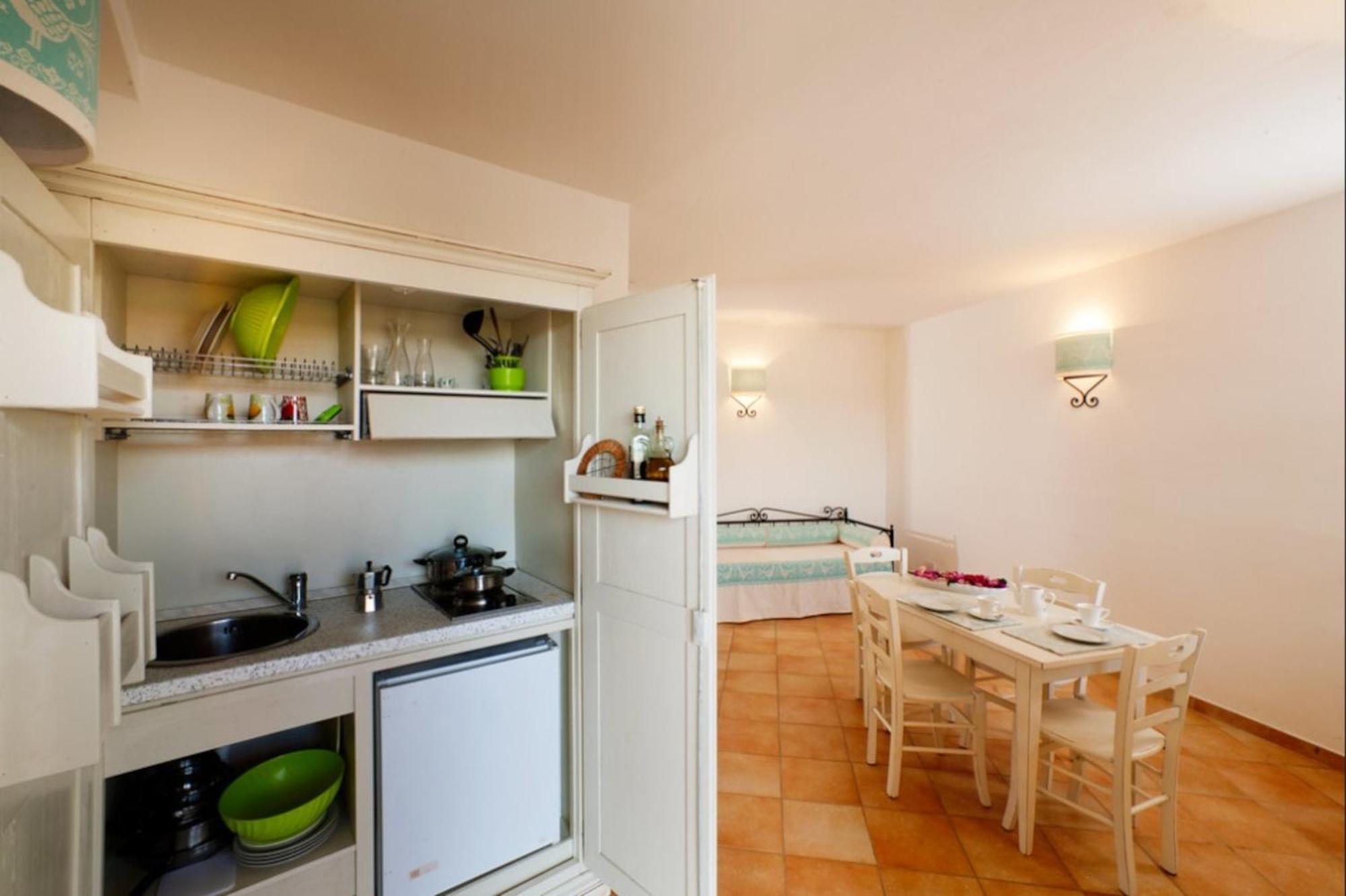 Residence Baia Dei Mirti Vignola Mare Bagian luar foto