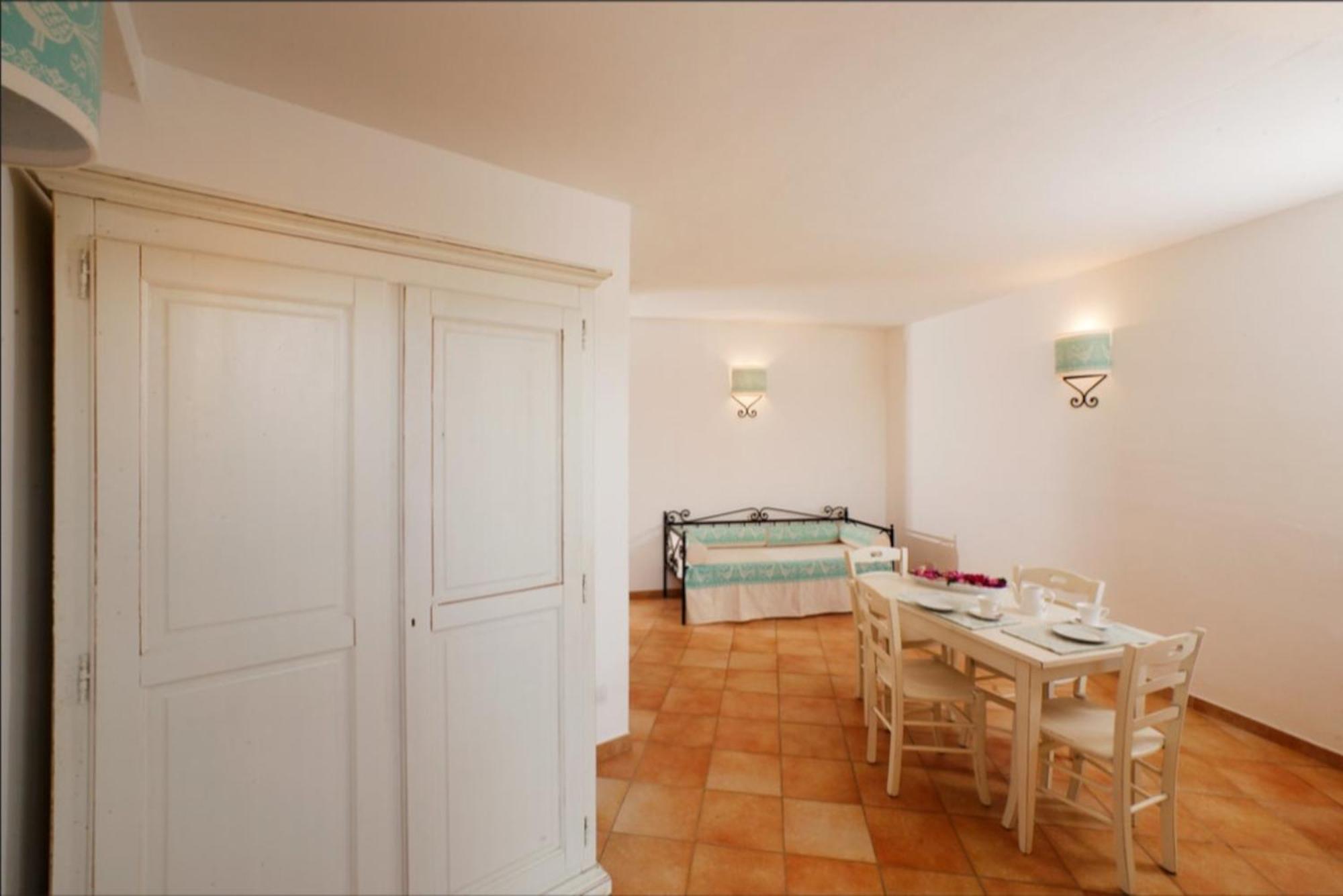 Residence Baia Dei Mirti Vignola Mare Bagian luar foto
