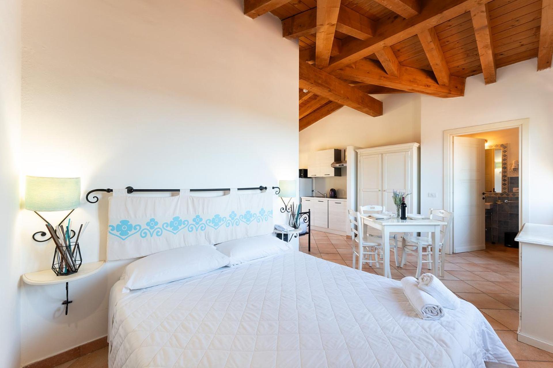Residence Baia Dei Mirti Vignola Mare Bagian luar foto