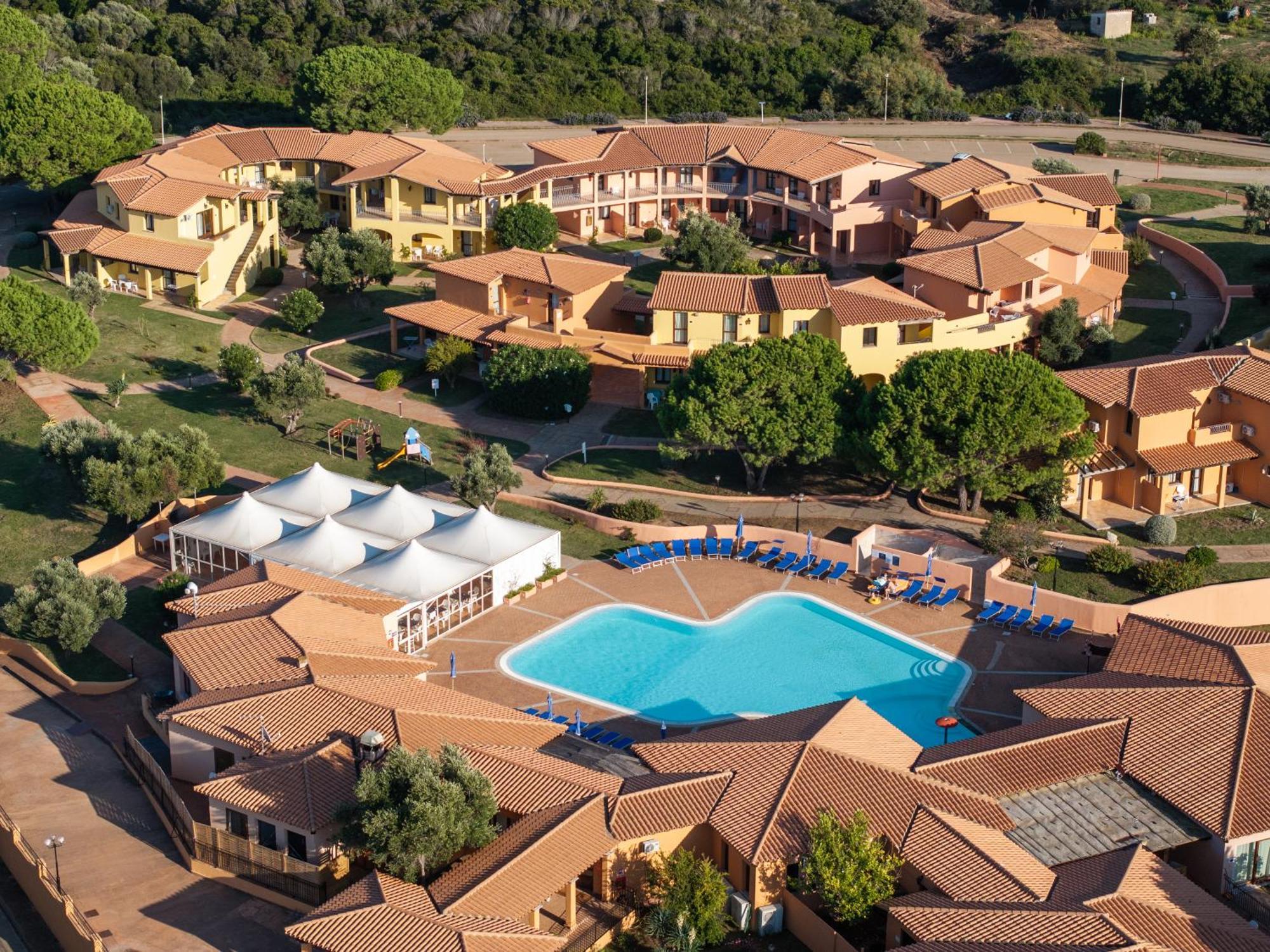 Residence Baia Dei Mirti Vignola Mare Bagian luar foto