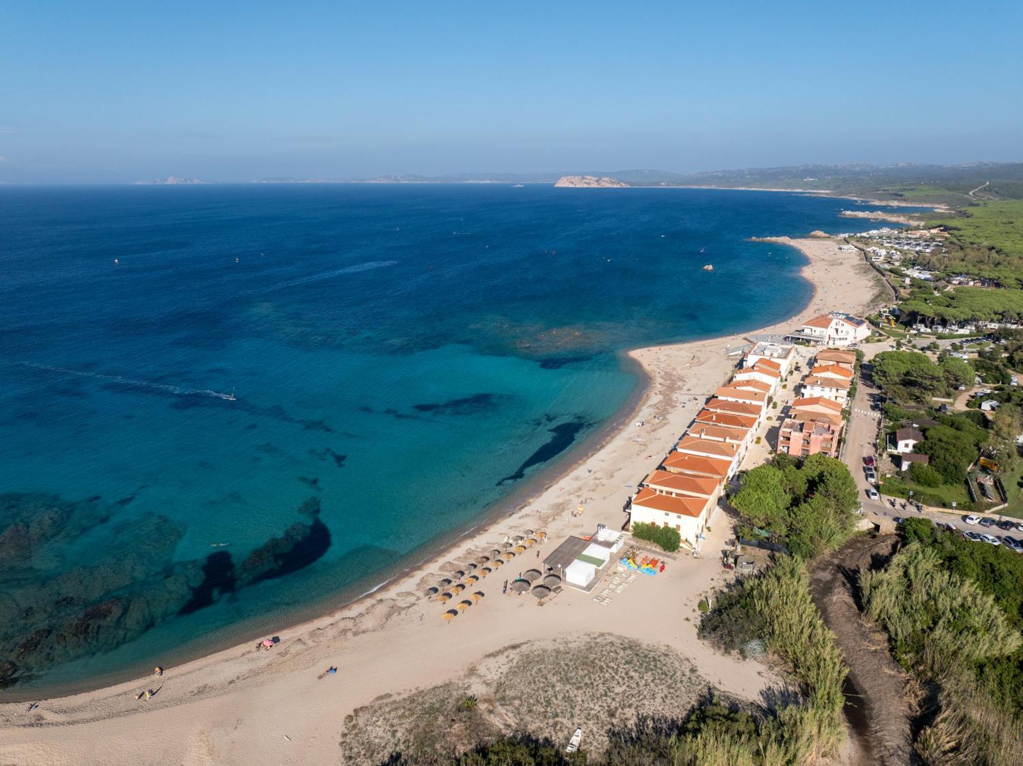 Residence Baia Dei Mirti Vignola Mare Bagian luar foto