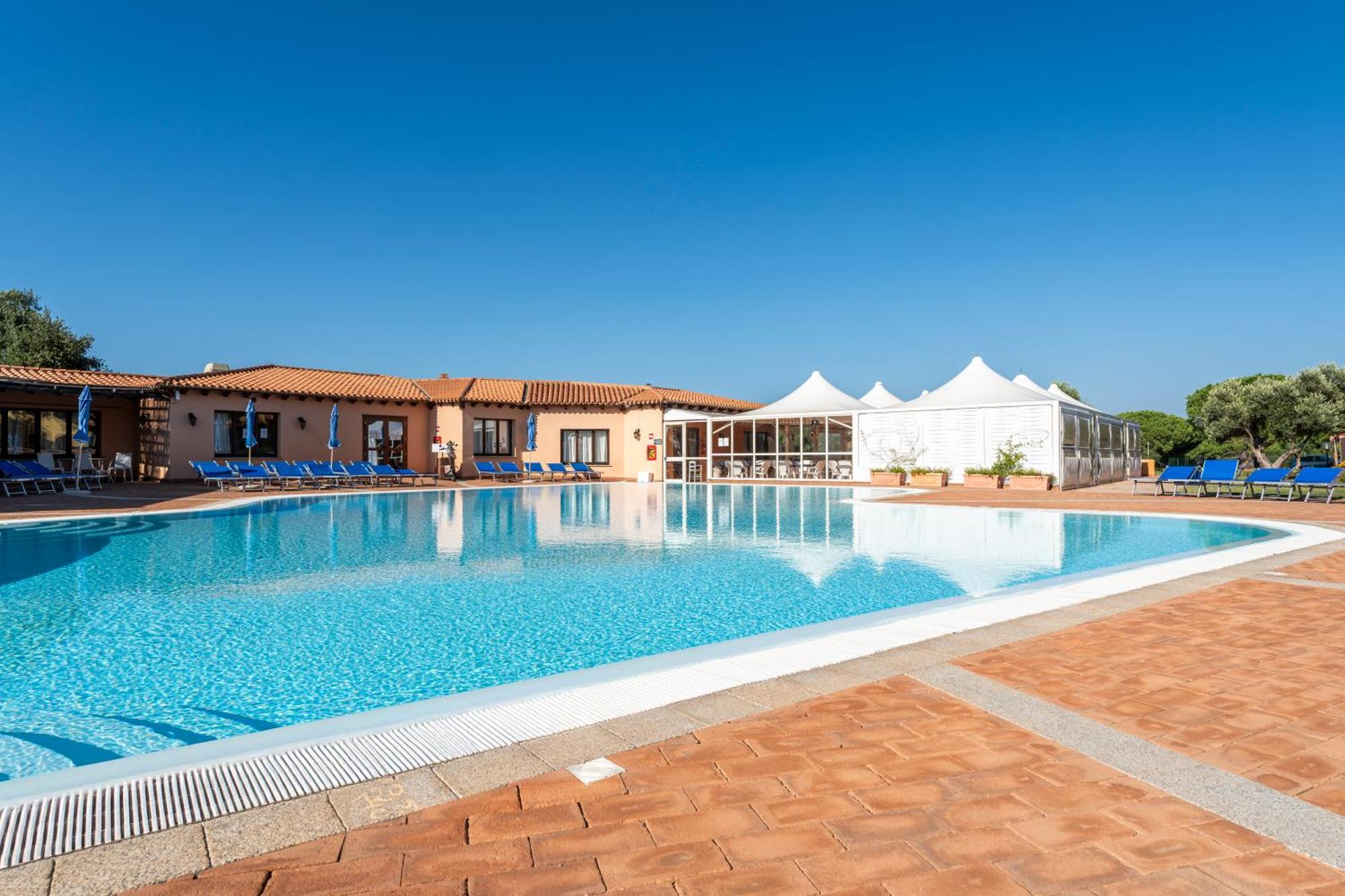 Residence Baia Dei Mirti Vignola Mare Bagian luar foto