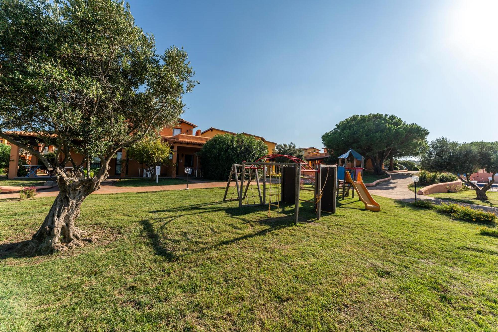 Residence Baia Dei Mirti Vignola Mare Bagian luar foto